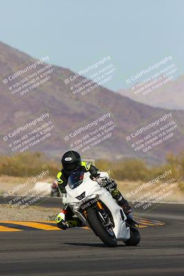 media/Feb-04-2023-SoCal Trackdays (Sat) [[8a776bf2c3]]/Turn 14 (115pm)/